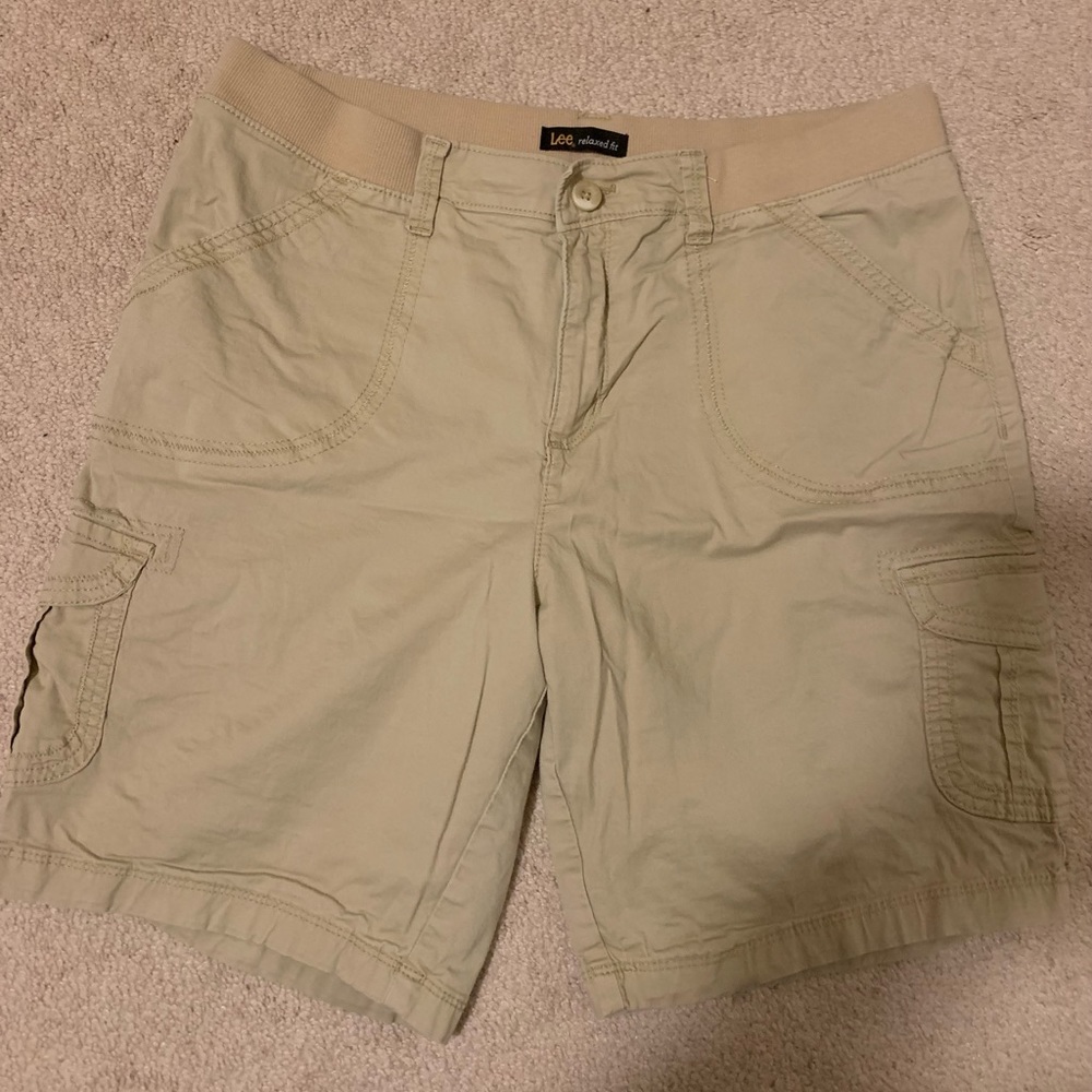 Womens size 14 khaki Lee Bermuda shorts